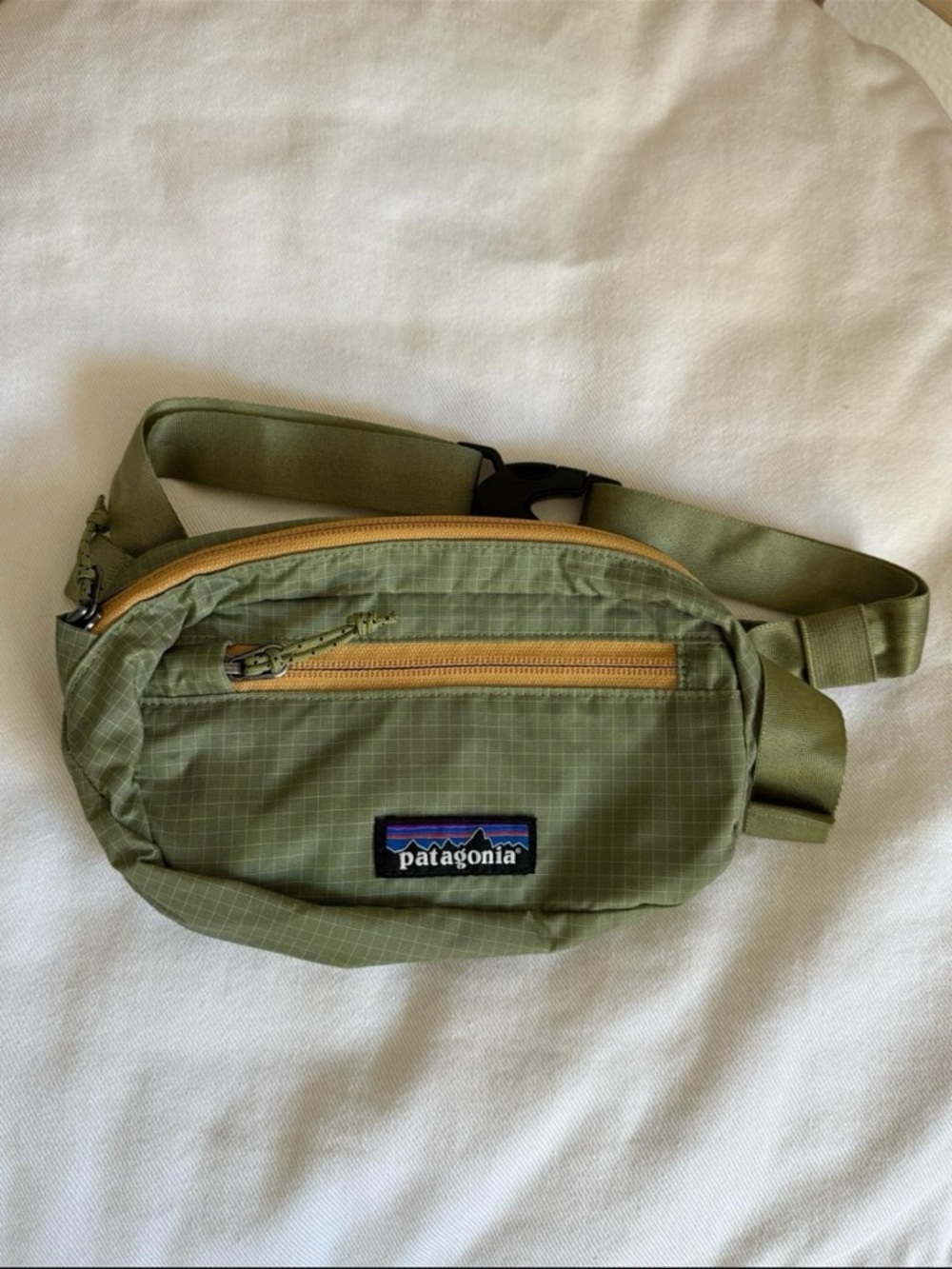 Ultralight Black Hole Mini Hip Pack - 1L